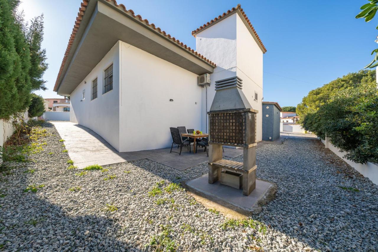 Villa Deborah L' Escala Bagian luar foto
