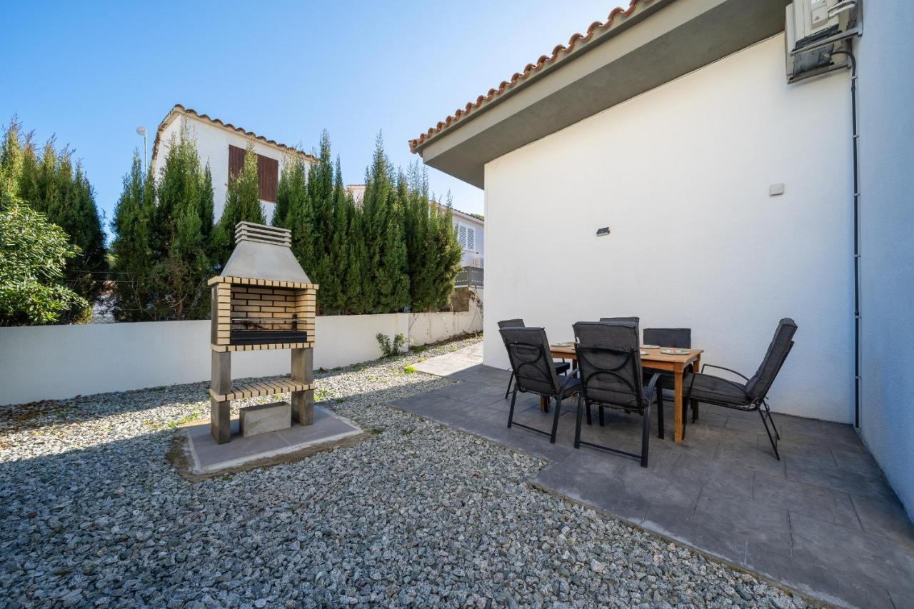 Villa Deborah L' Escala Bagian luar foto